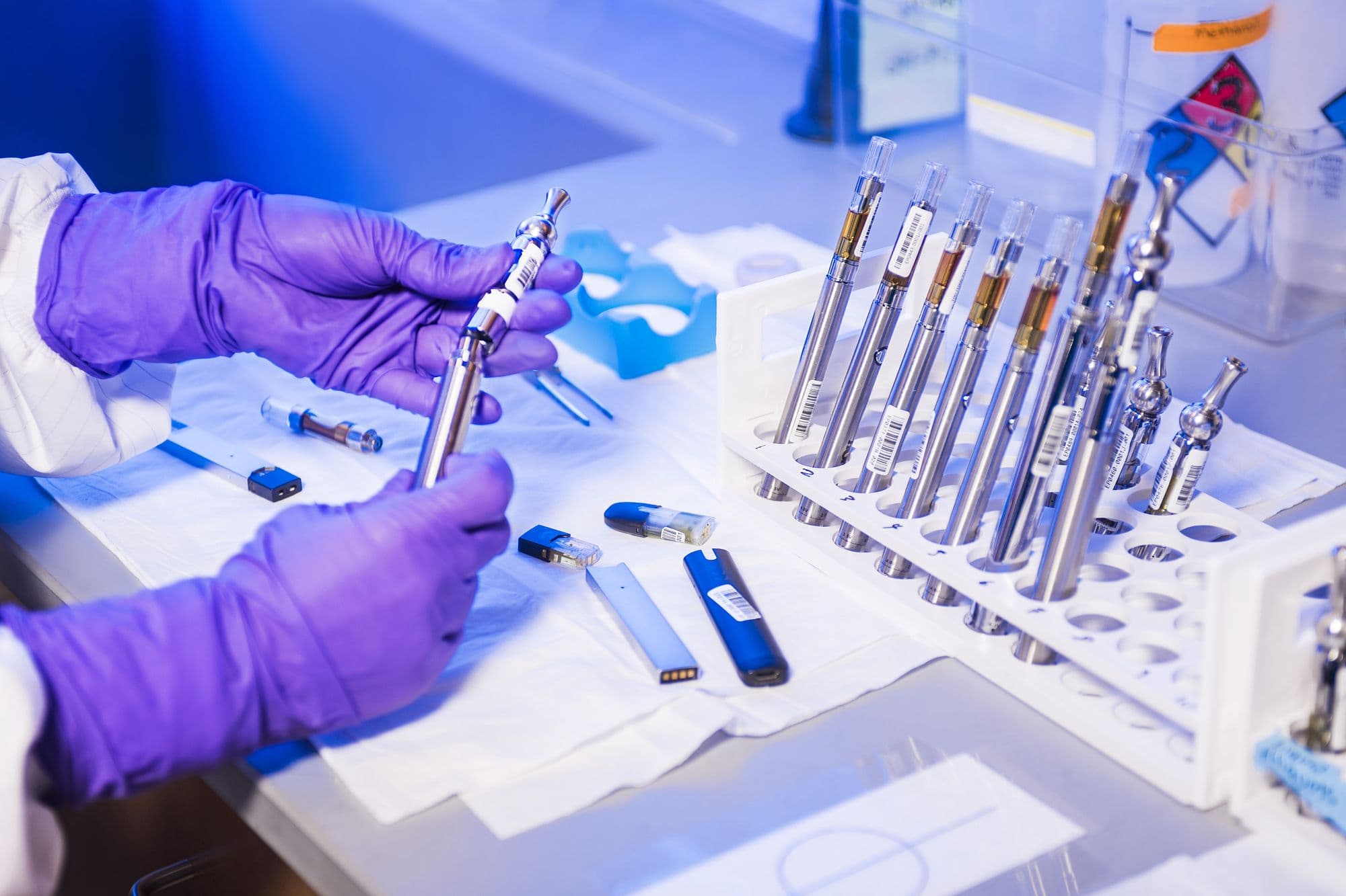 33년 만에 R&D 예산 삭감, 엇갈리는 시선 썸네일 이미지