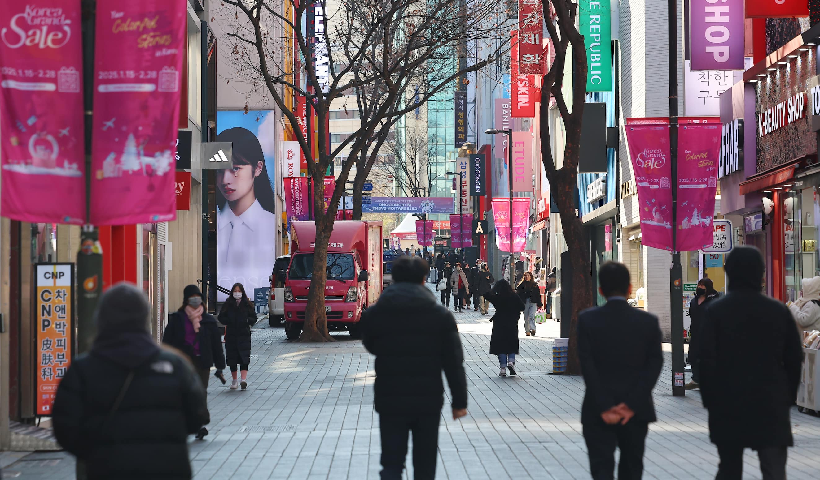 사라진 연말 특수, 메말라가는 한국 경제