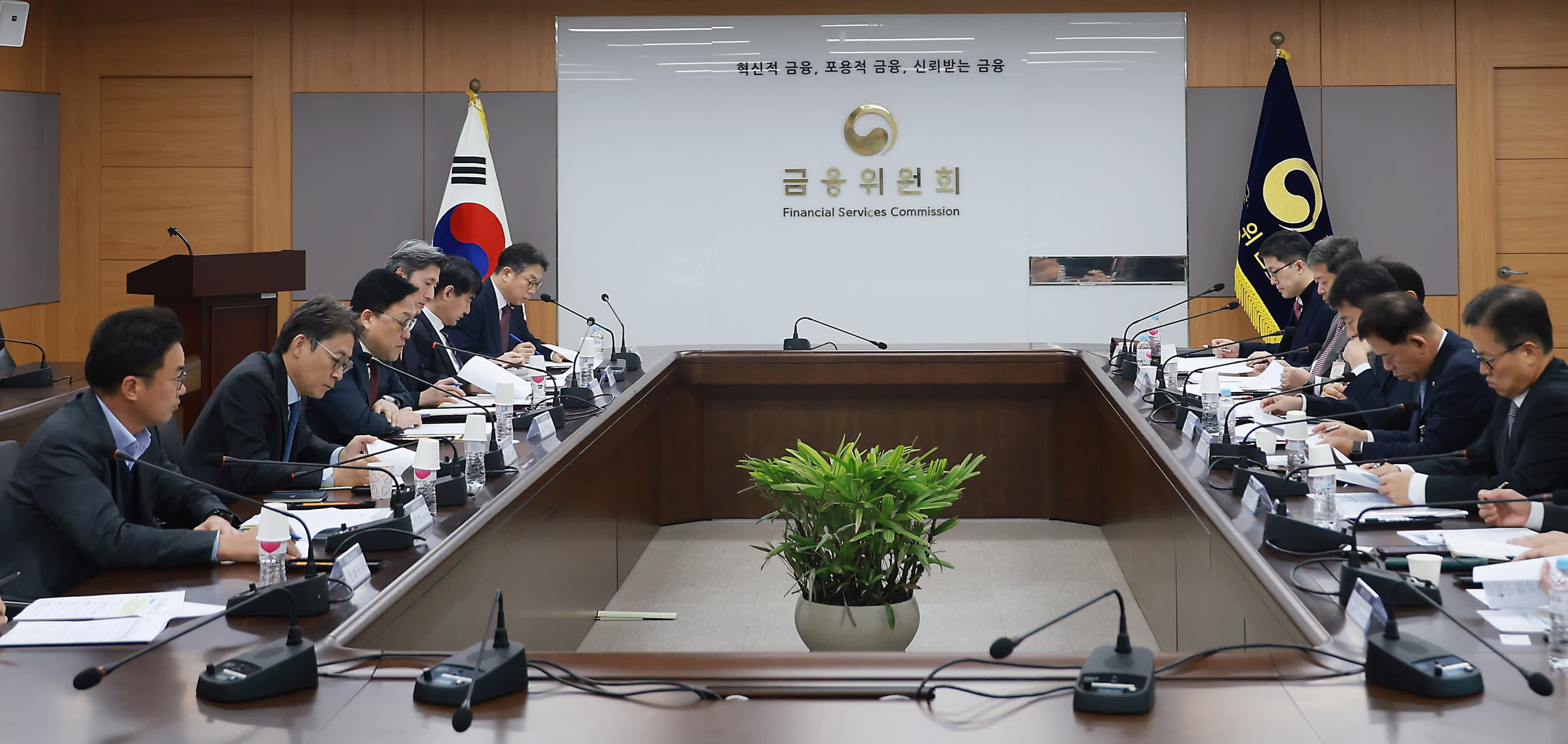 계속되는 한국 증시 부진, 정부 대응은?