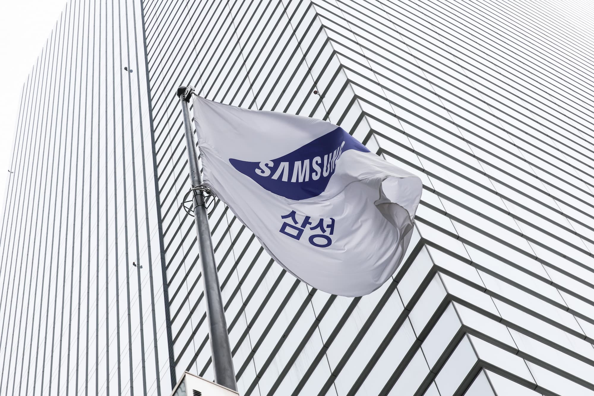 삼성·LG, 실적 호조에도 마냥 웃을 수 없는 이유는?