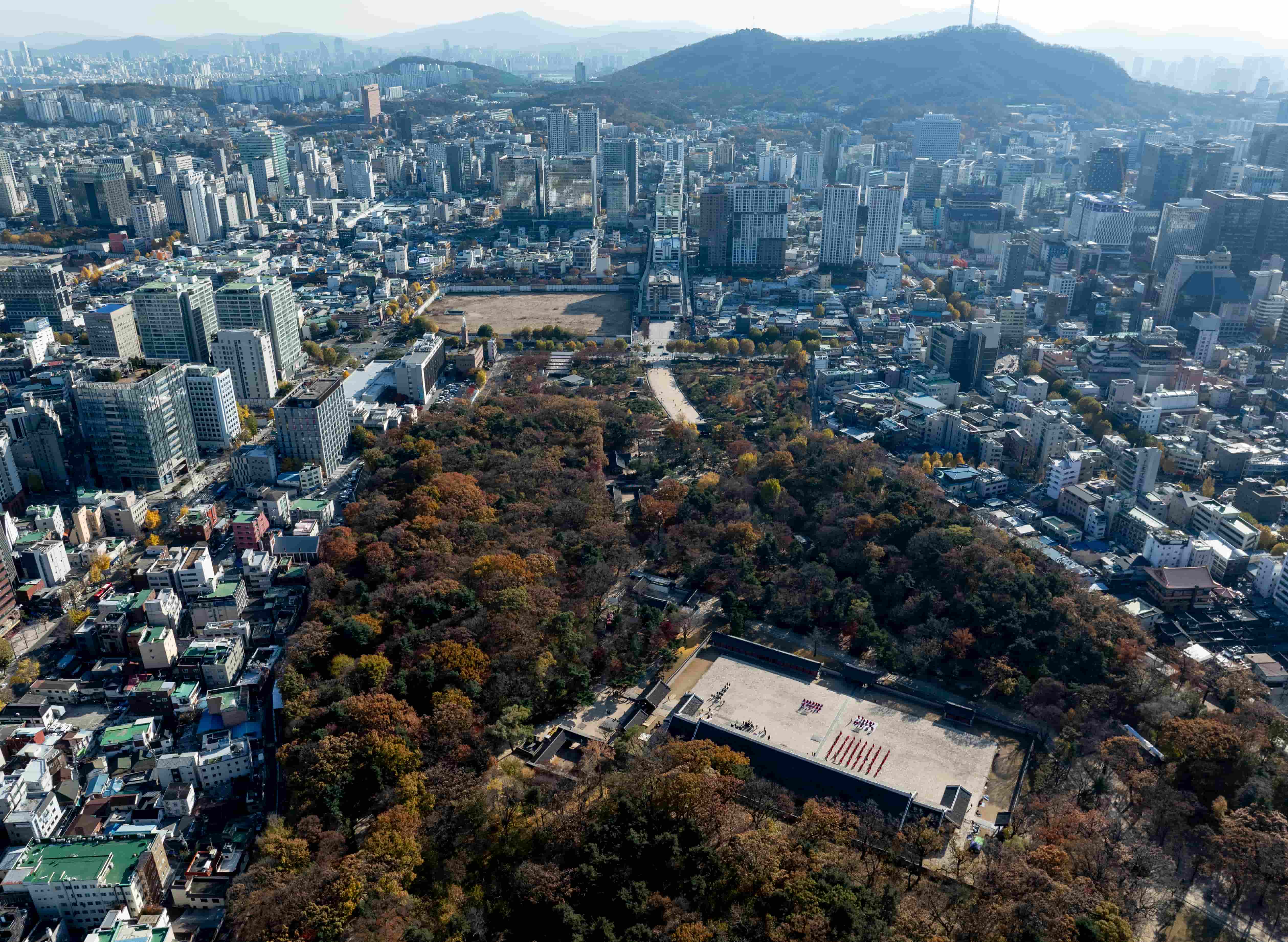 종묘 앞 세운상가 재개발 논란, 개발이냐 보존이냐