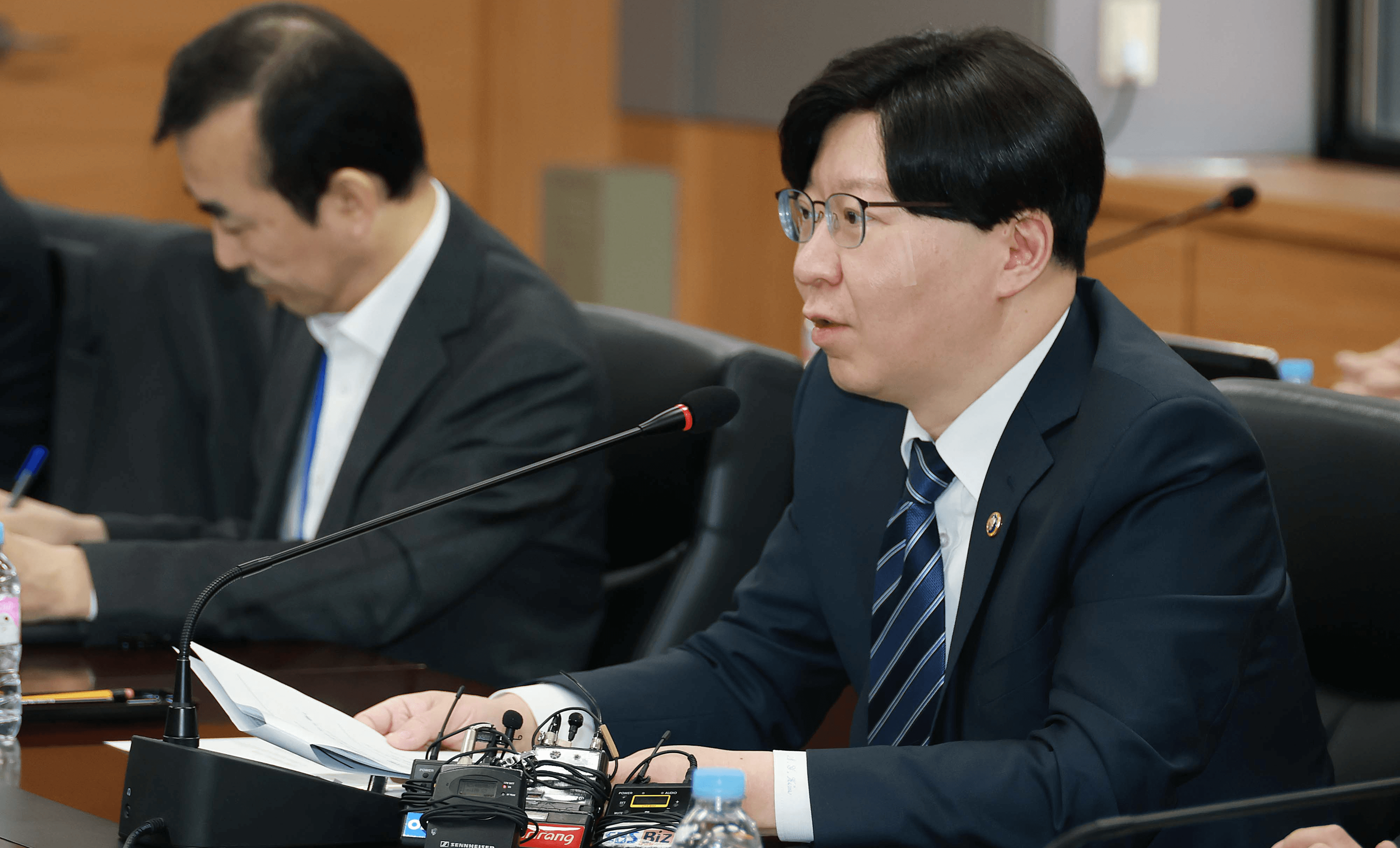 은행 과점, 정부의 해법은?