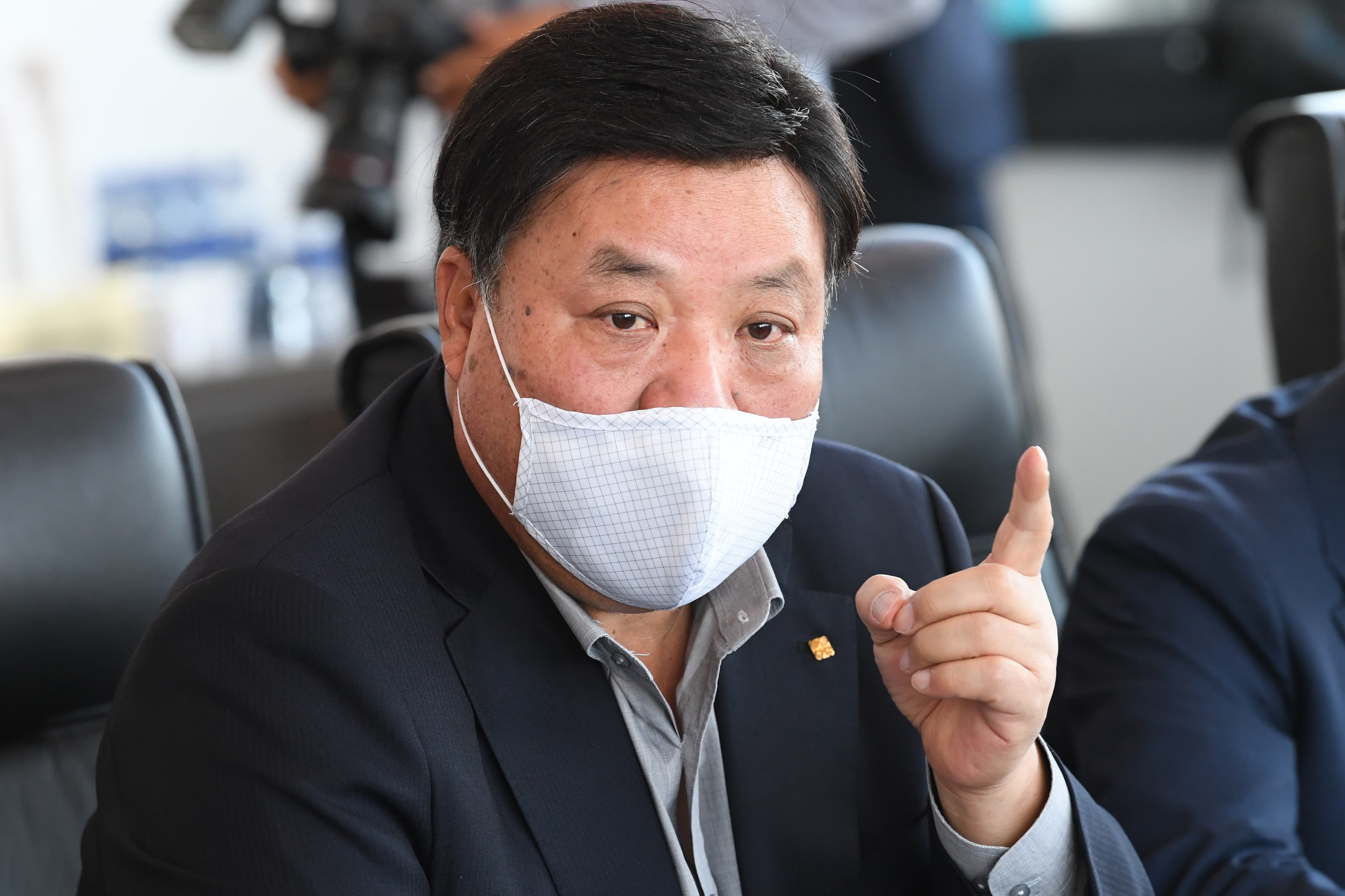 반등 노리던 셀트리온, 갑작스러운 오너 리스크?