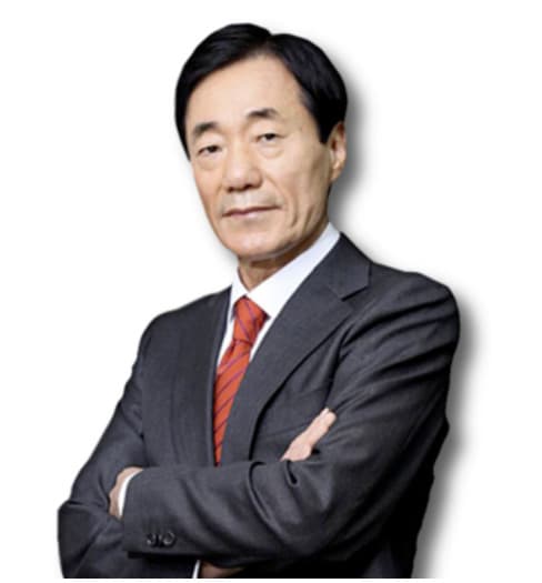 신동국 회장, 한미약품 전임원 무고 맞고소