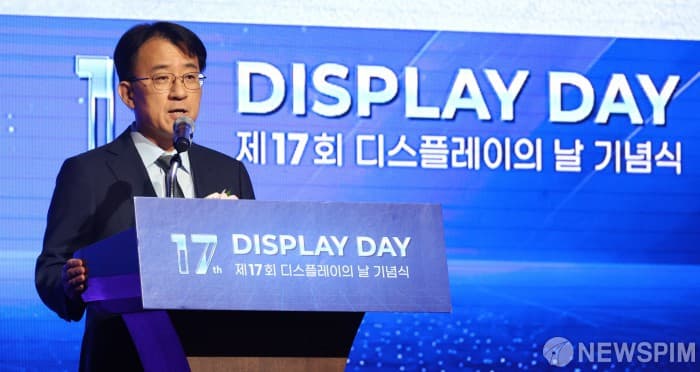 K디스플레이, 환율·중국 공세·지원법 부재 삼중고