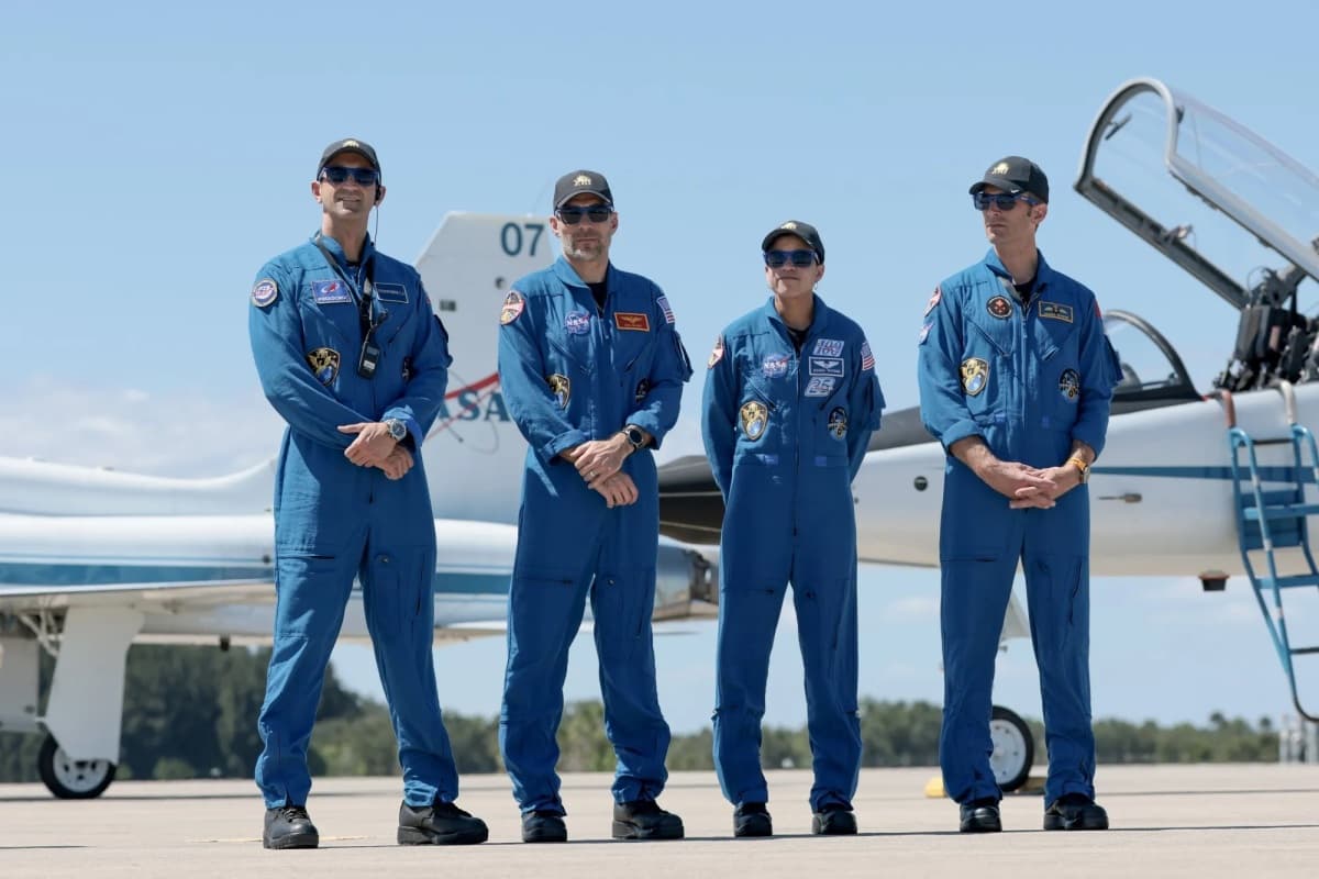 SpaceX 크루-13, ISS 도킹 성공