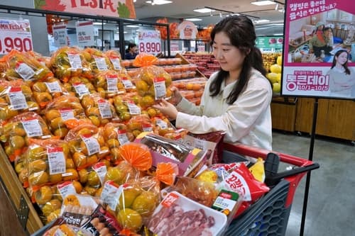 롯데마트, 통큰데이 할인과 신제품 닭강정 출시