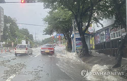 거제 호우로 한화오션·삼성중공업 출근 제한