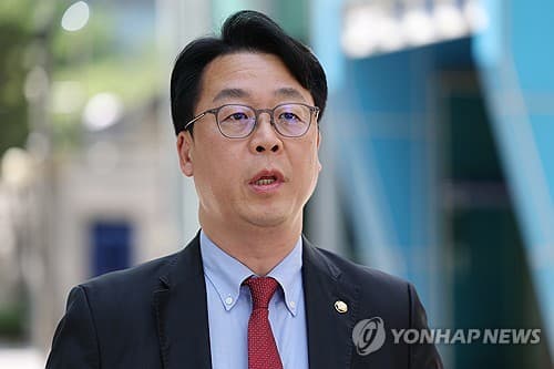 진에어 3사 합병, 에어부산 헐값 논란
