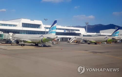 부울경 NGO, 에어부산 합병에 지역 항공사 전략 요구