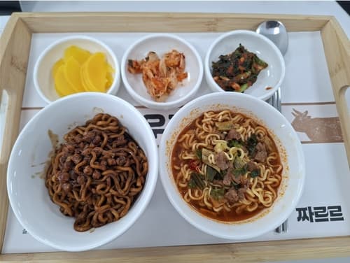 삼양식품, 짜장 맛집 100곳 탐방해 '짜르르' 개발